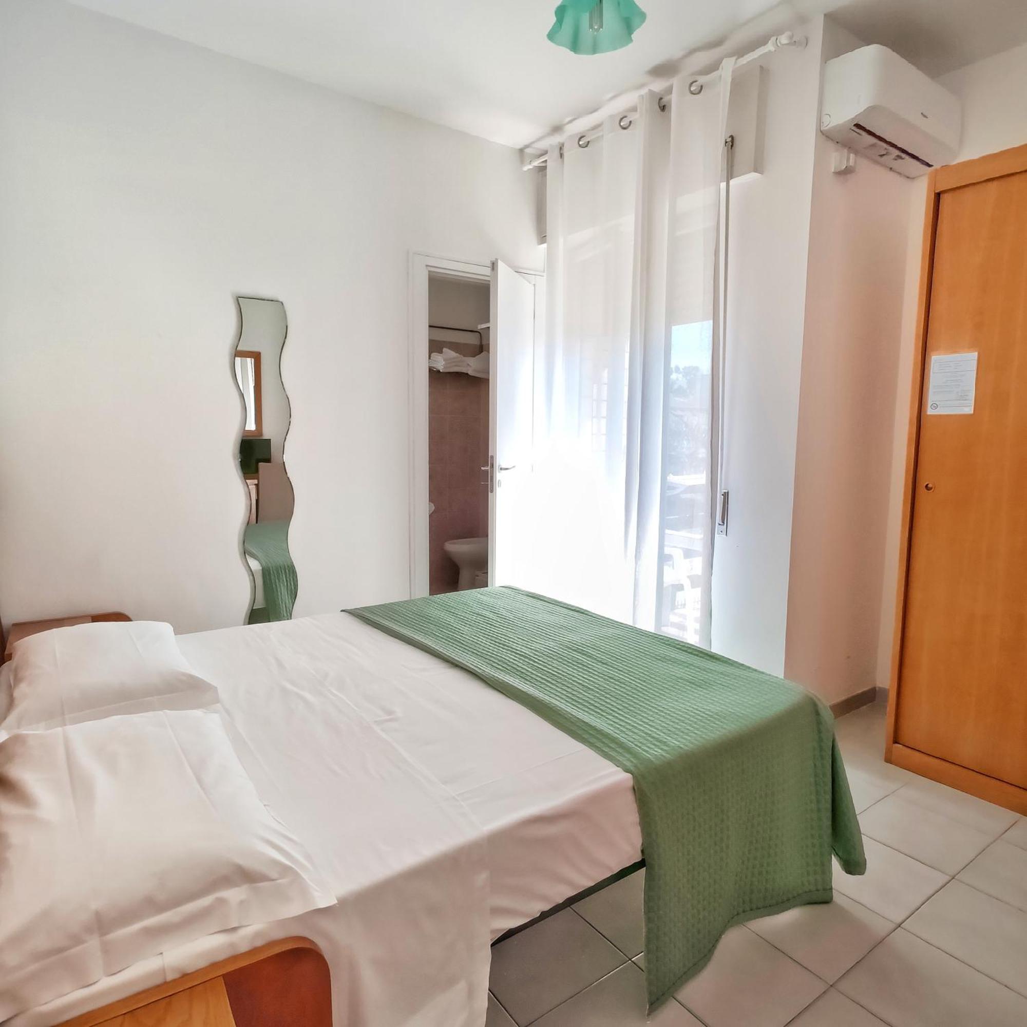 Piccolo Hotel Terracina Exterior photo