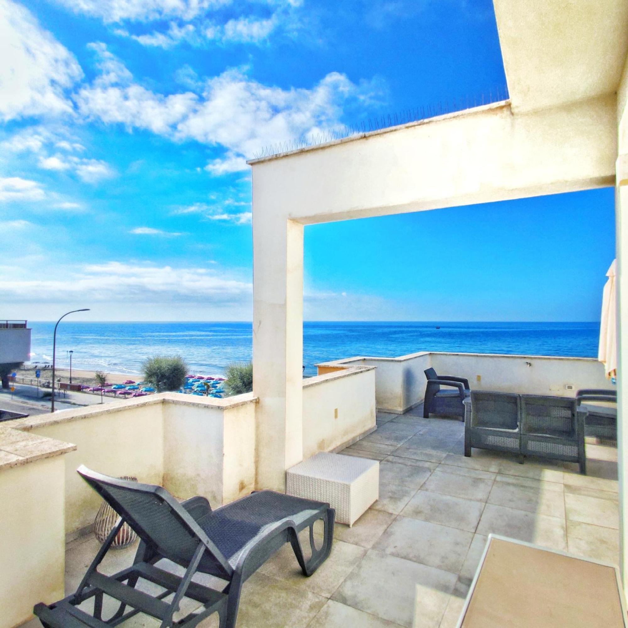 Piccolo Hotel Terracina Exterior photo