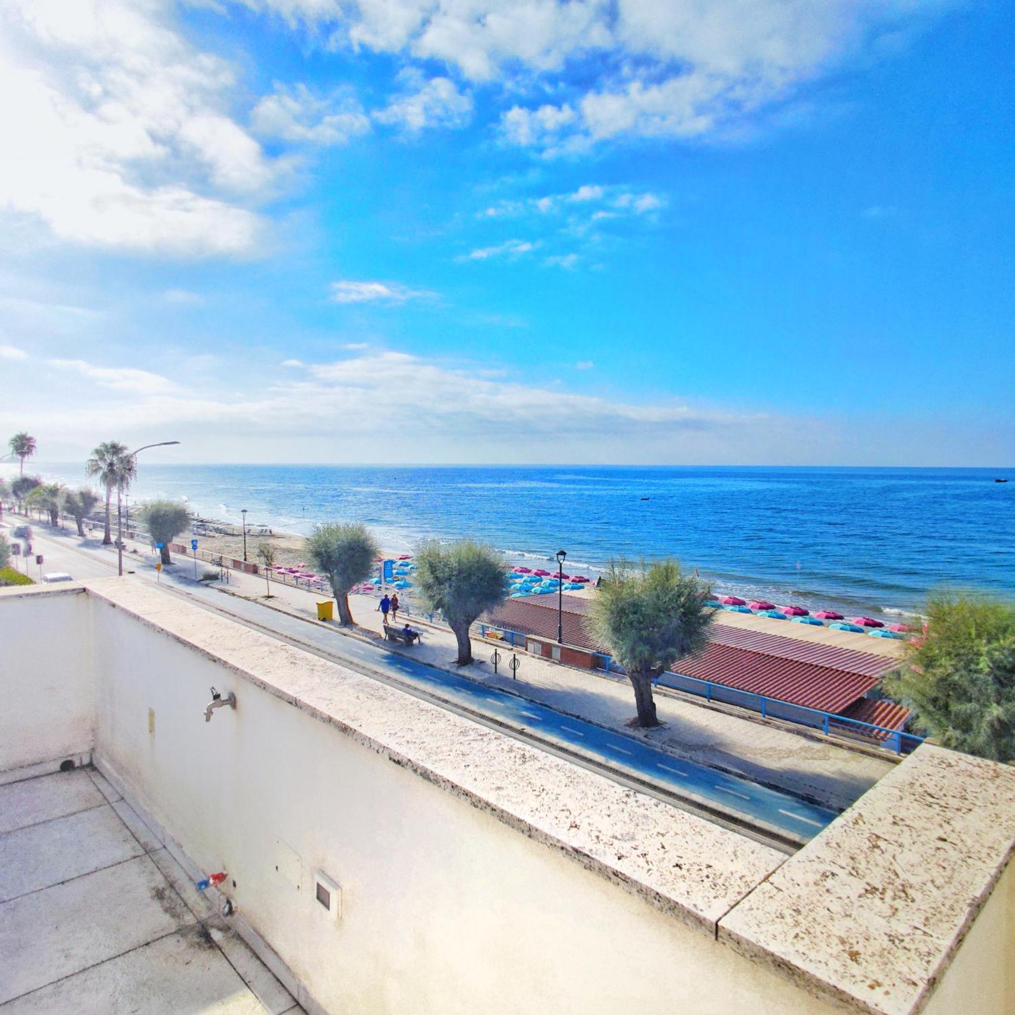 Piccolo Hotel Terracina Exterior photo