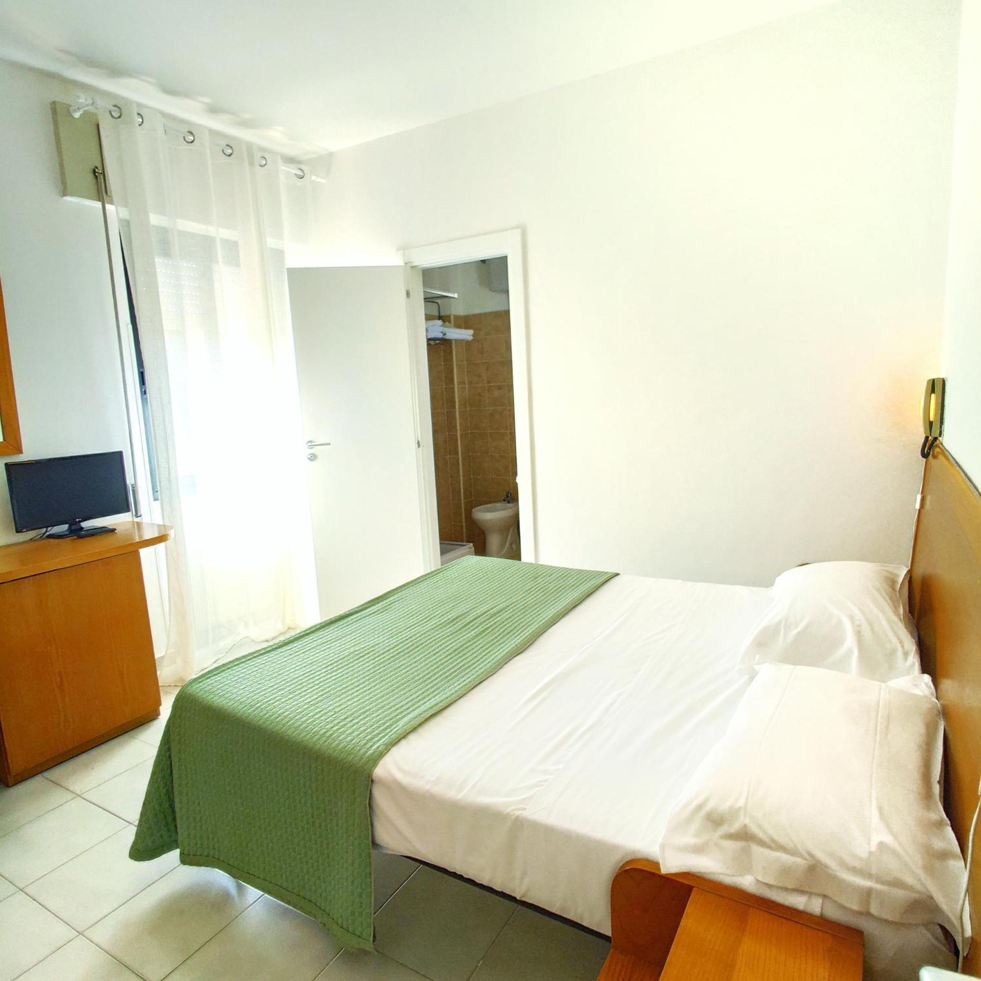 Piccolo Hotel Terracina Exterior photo