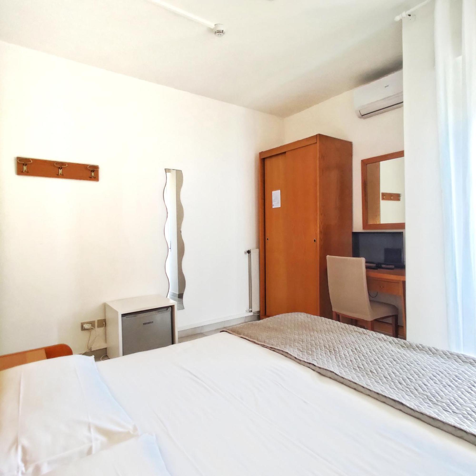Piccolo Hotel Terracina Exterior photo