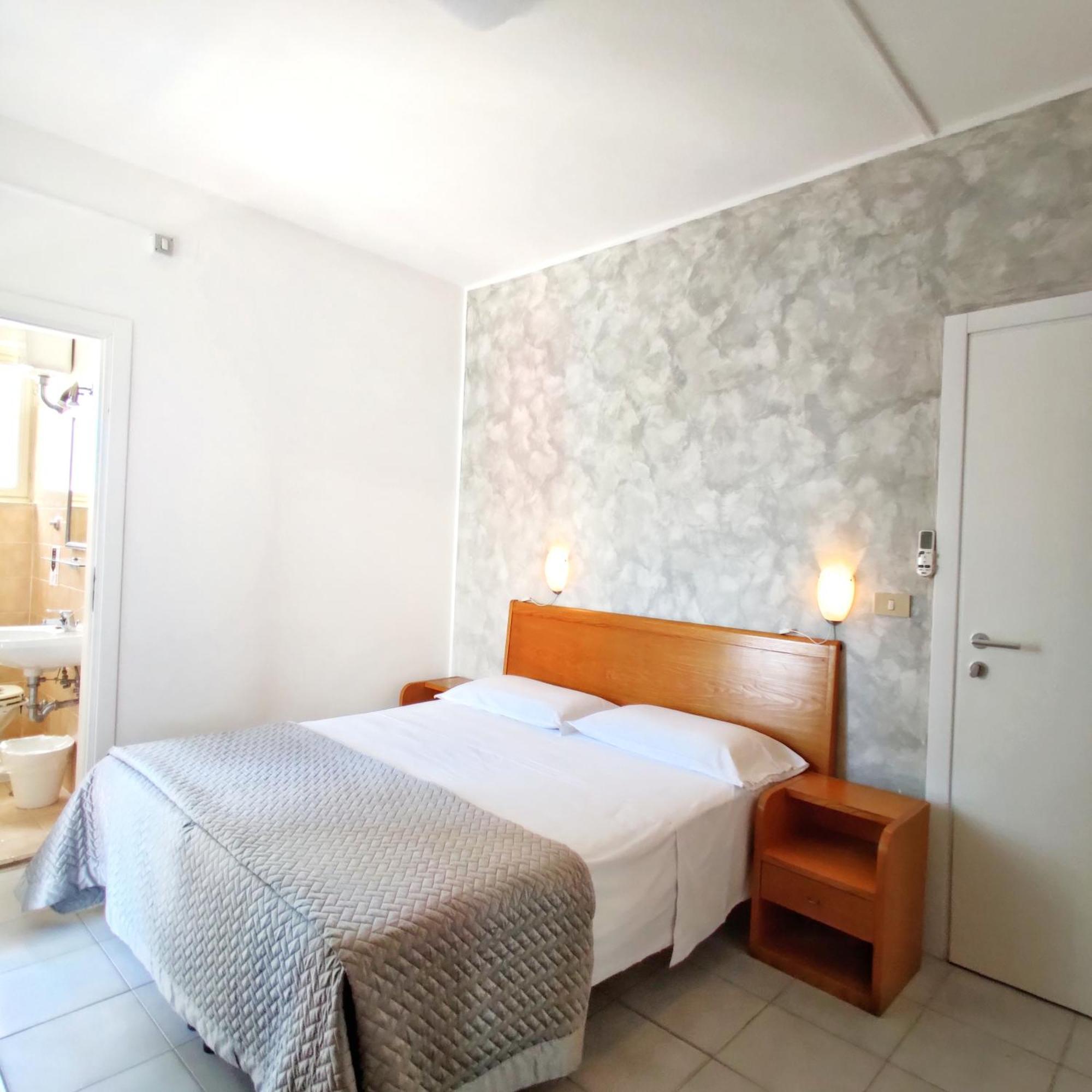 Piccolo Hotel Terracina Exterior photo