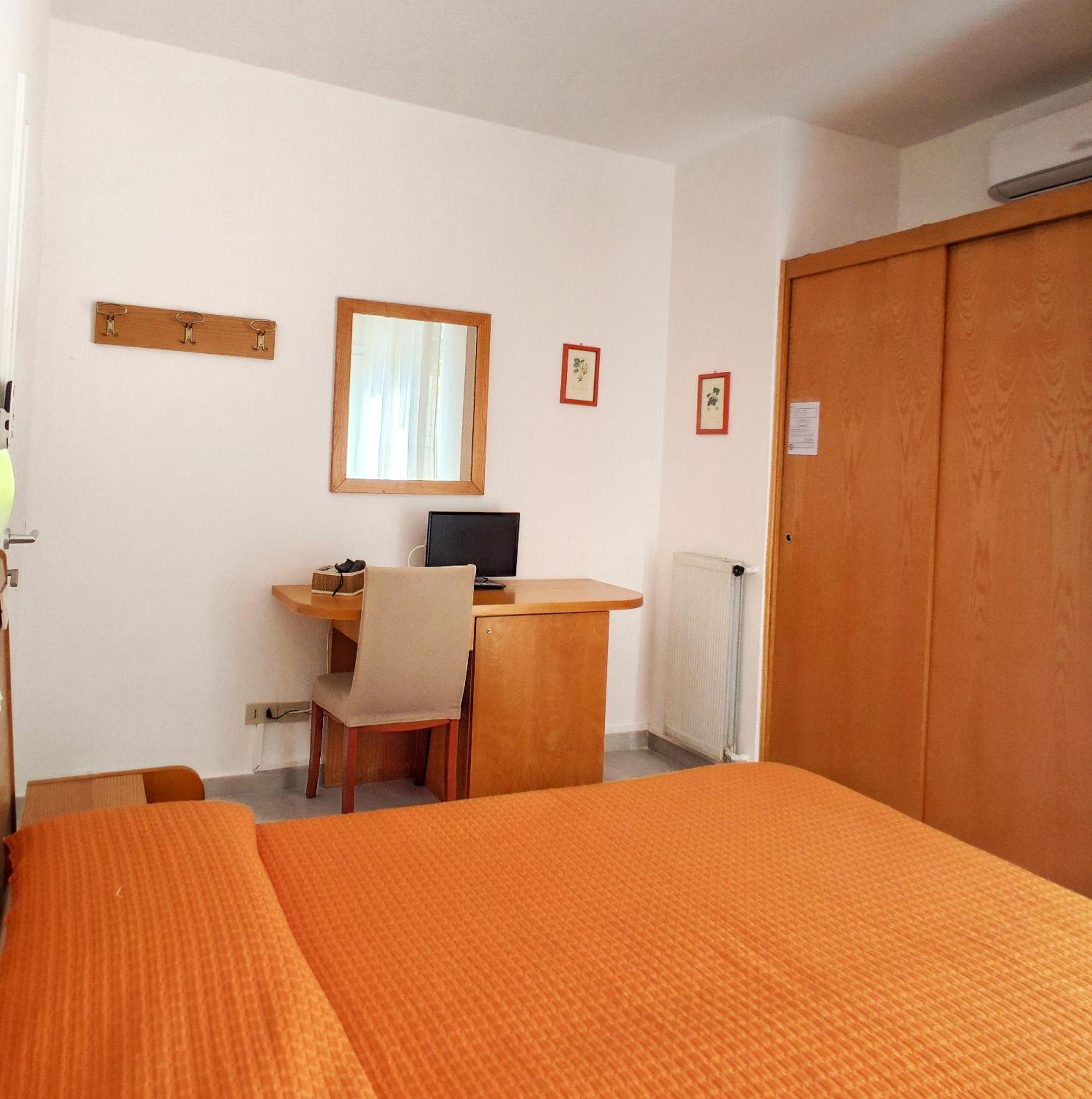 Piccolo Hotel Terracina Exterior photo
