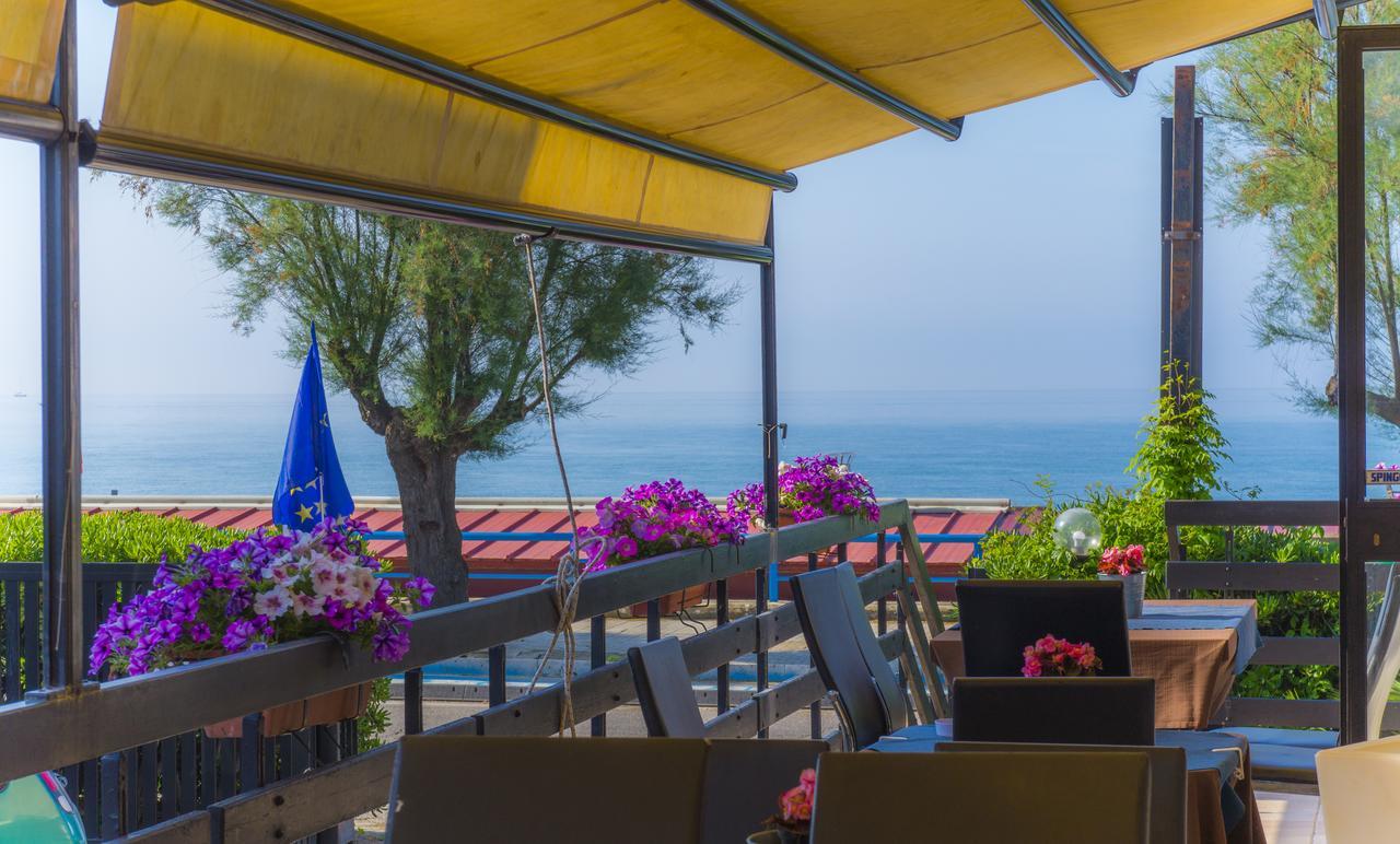 Piccolo Hotel Terracina Exterior photo